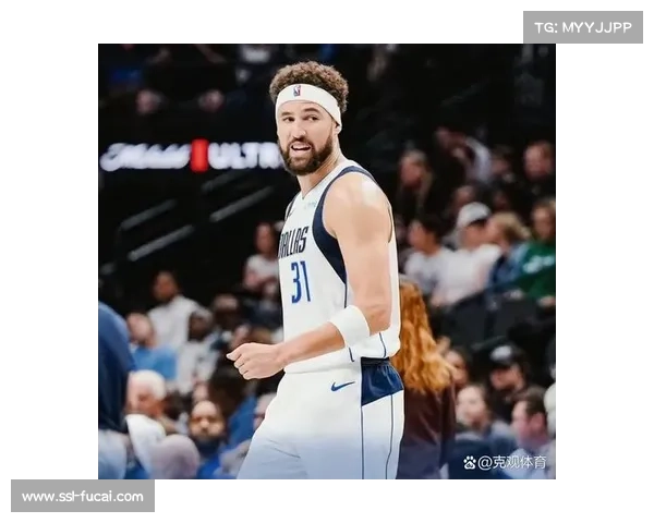 汤普森季前赛三分命中率显著提升从27.5%跃升至66.7%表现亮眼